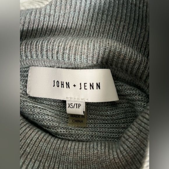 John + Jenn mock turtleneck gray blue knit sweater dolman long sleeve. XS EUC - Picture 8 of 9